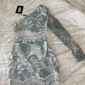 Size: 0 PrettyLittleThing One Shoulder White Dress